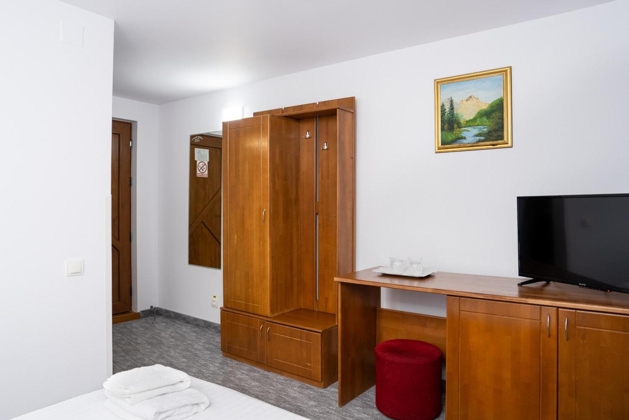 Hotel Casa De Piatra Scheia Exteriör bild